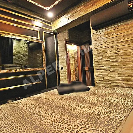 شقة فندقية Black House 2*