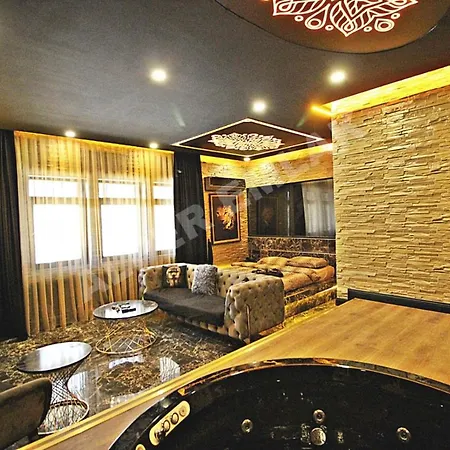 Black House 2* أنقرة