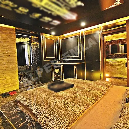 Black House شقة فندقية 2*