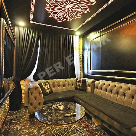 Апарт-отель Black House 2*